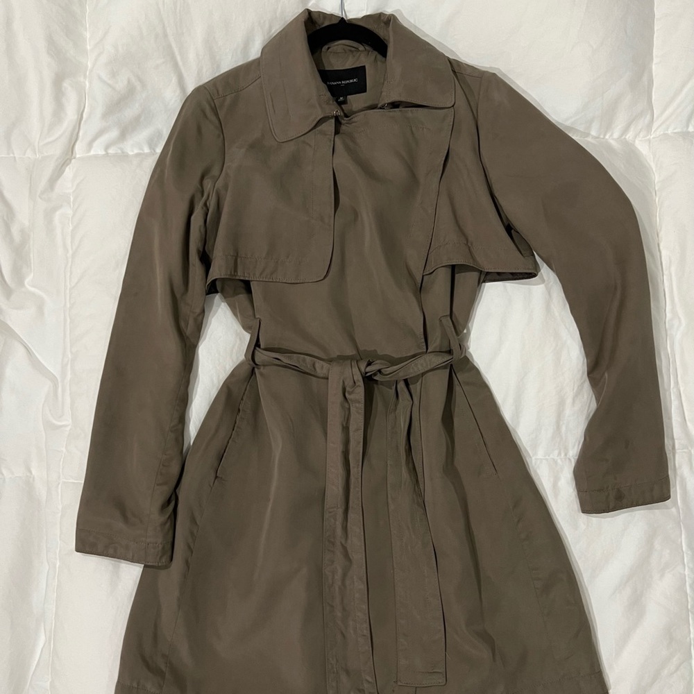 Banana republic- light trenchcoat